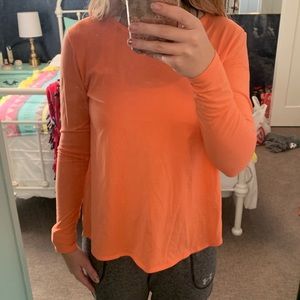 Long sleeve with an open back